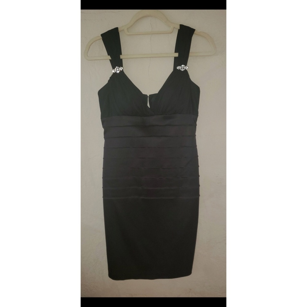 Size 6 Betsy & Adam Cocktail Dress